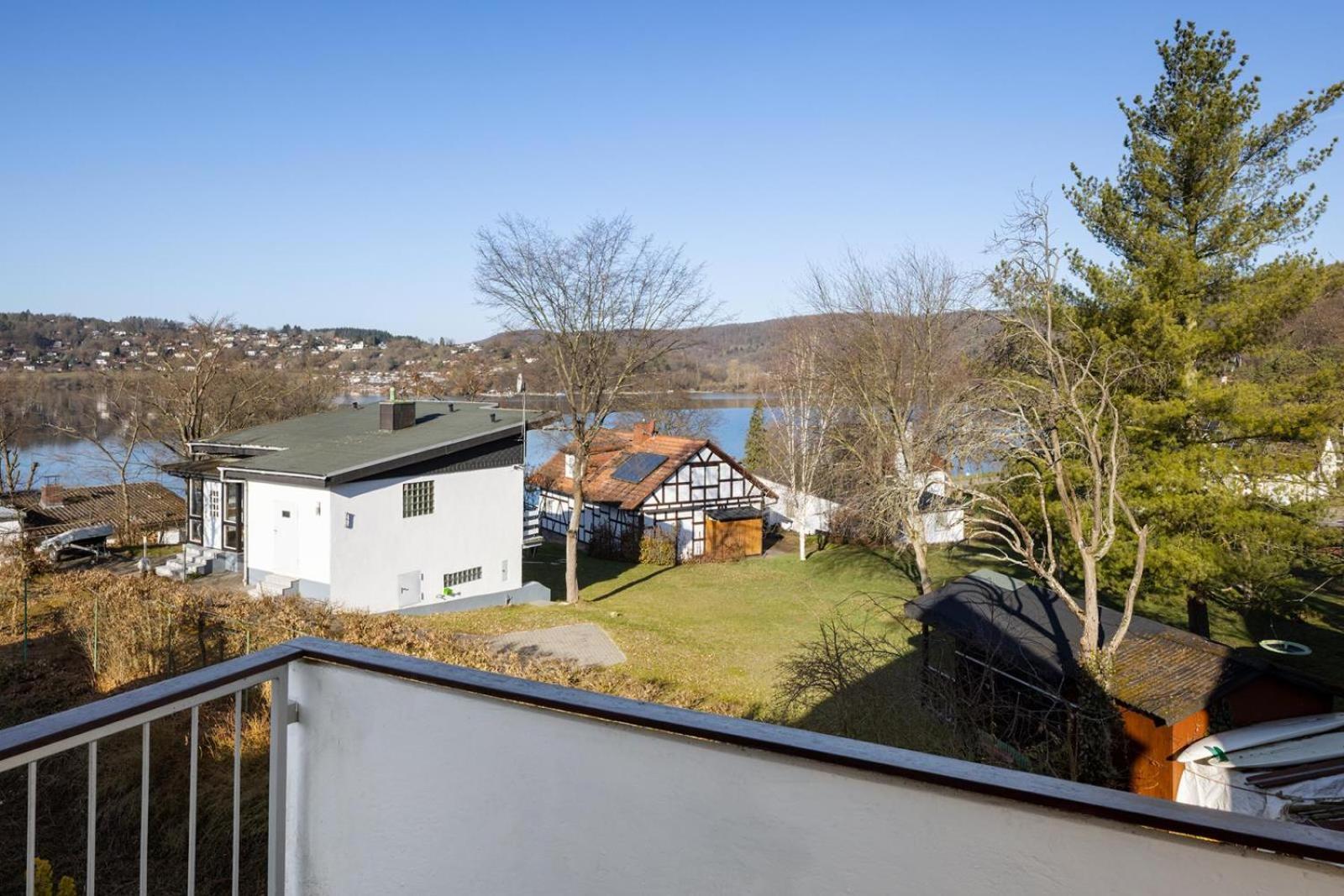 Gemutliche 93M2Fewo Mit 2 Schlafzimmern Und Seitlichem Seeblick Vom Balkon Scheid  Buitenkant foto